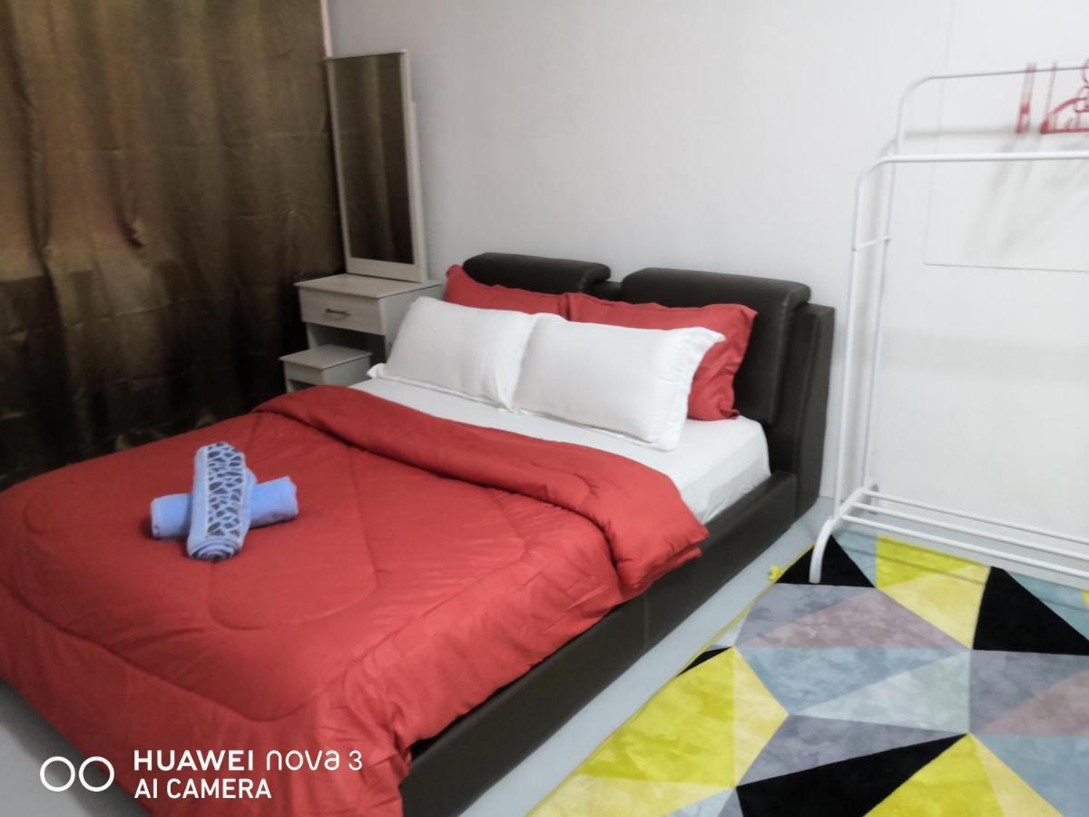 Abah 2 Room Homestay Pasir Gudang Exterior photo